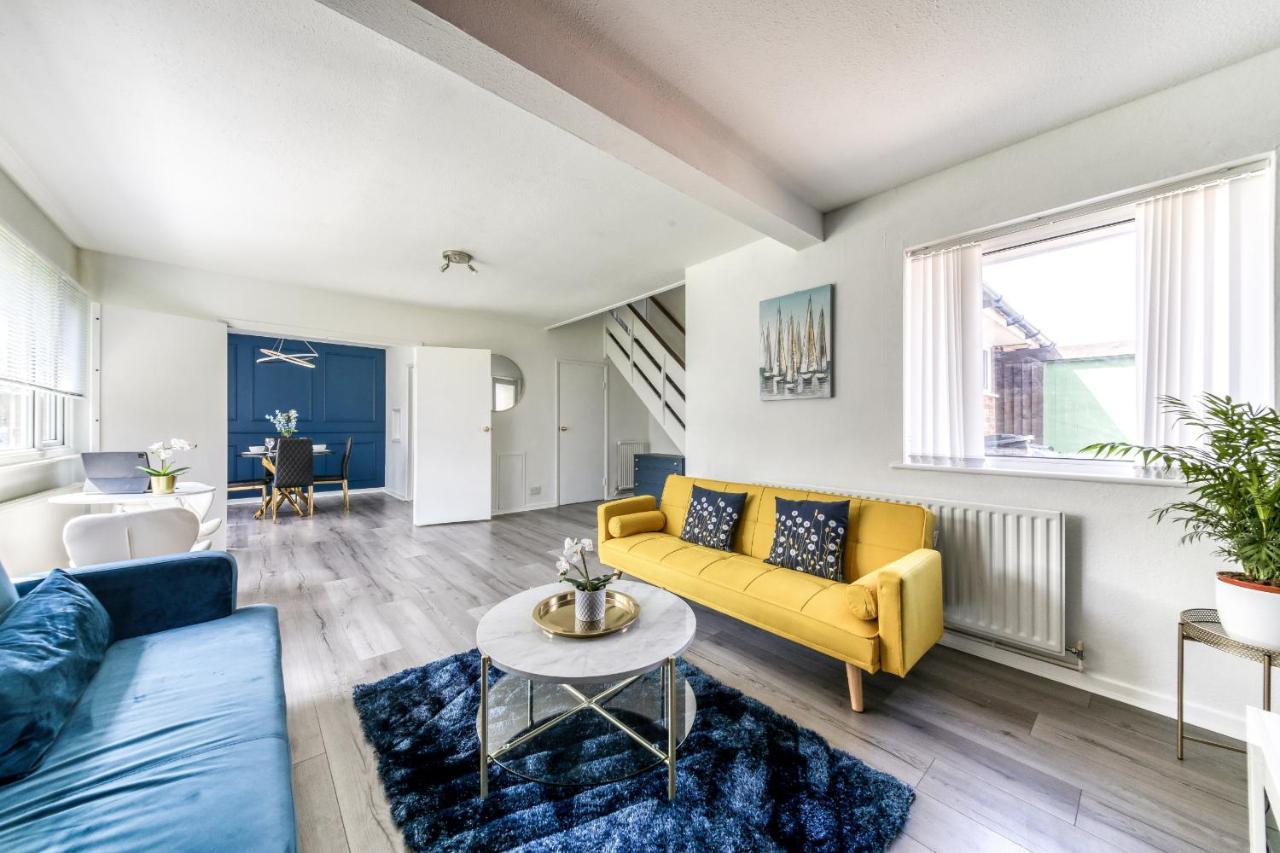 Contemporary 4 Bedroom Detached House With Parking And City Links Croydon Zewnętrze zdjęcie